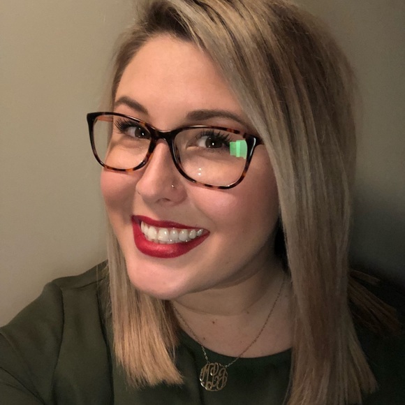 Meet your Posher, Myranda! - Picture 2 of 5